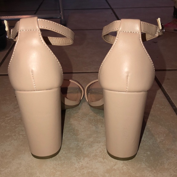 Nude block heels - Picture 3 of 4